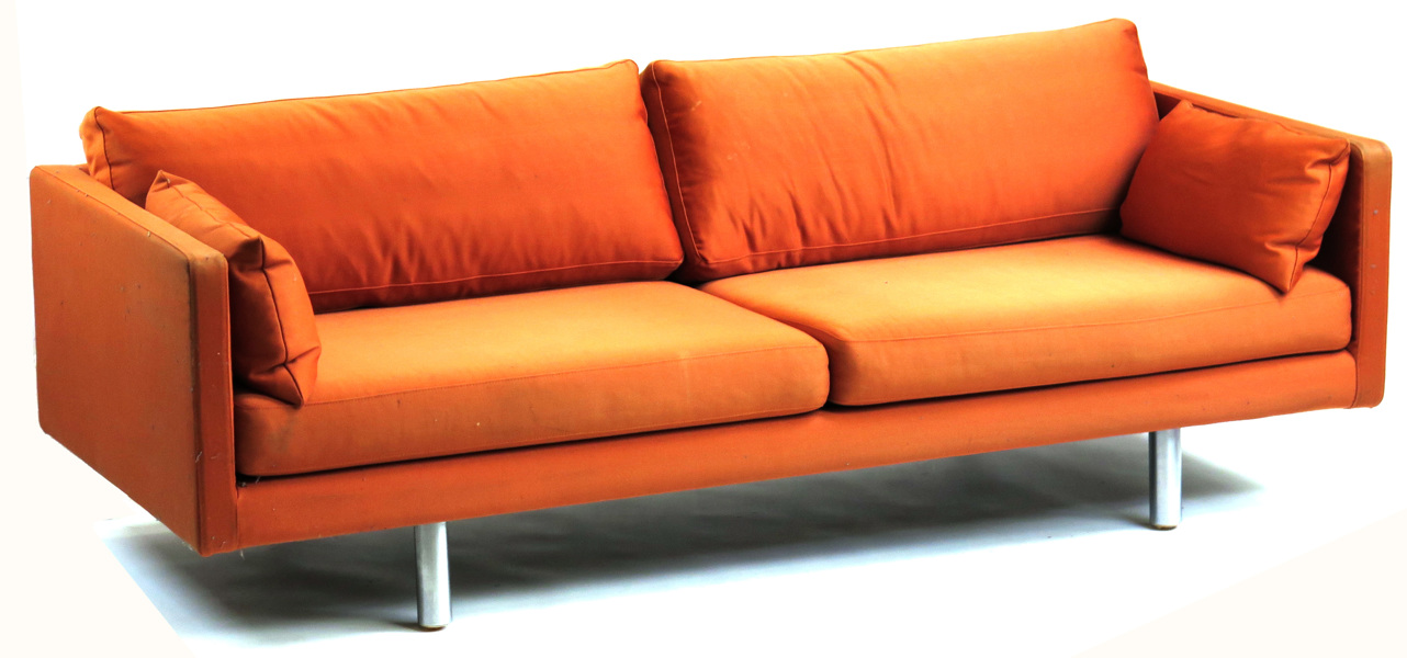 Jörgensen, Erik, soffa, orange textilklädsel på metallben, modell EJ-220, _10747a_8d936586ed6e464_lg.jpeg
