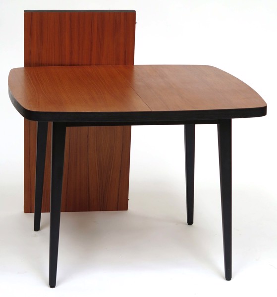 Okänd designer, 1950-60-tal, matbord med 1 fanerad iläggsskiva, teak och svartlackerat trä, _1080a_8d82d8bc194705f_lg.jpeg