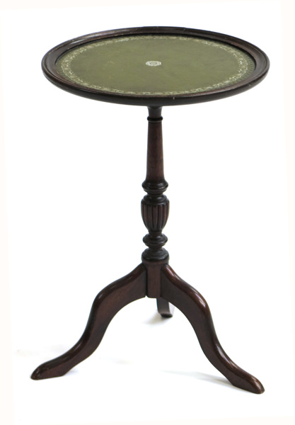 Lampbord, mahogny med grön, läderklädd skiva, _10825a_8d937026b7c6d1c_lg.jpeg