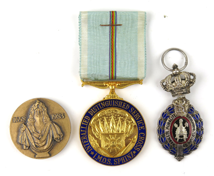 Medaljer, 3 st; 1 belgisk medalj för lång och trogen tjänst, danska Kongelige Livgarde 1658-1983 samt 1 Interallied Distinguished Service Cross, _11021a_8d946da63f8ee7c_lg.jpeg