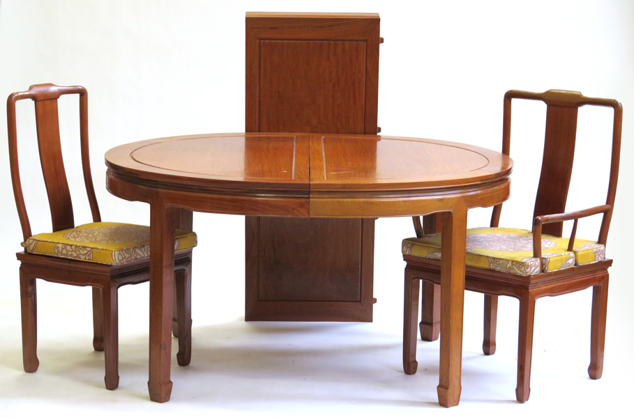 Matsals/konferensmöbel, 16 delar, alm, Kina, 1900-talets slut, bord med 5 iläggsskivor, 11 stolar och 4 armstolar,_11443a_8d94b9d629d7c22_lg.jpeg