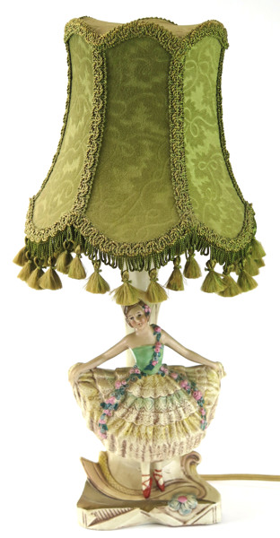 Bordslampa, porslin, art-déco, 1920-tal, dekor av stående dansös, _1208a_8d82e65a5a91859_lg.jpeg
