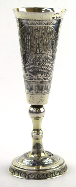 Champagneglas, delvis niellerat och förgyllt silver, Ryssland, 1800-talets 1 hälft, vikt 140 gram,_12372a_8d967bf579313e4_lg.jpeg