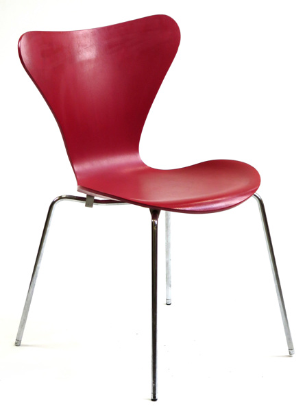 Jacobsen, Arne för Fritz Hansen, stol, rödlackerad på stålben, modell FH 3107 'Sjuan', _12633a_8d976c381e89b29_lg.jpeg