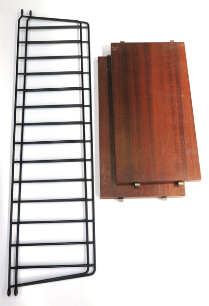 Okänd designer, 1960-tal, vägghylla, inplastad metall med 2 hyllplan,_12649a_8d96bc7c56dbaac_lg.jpeg