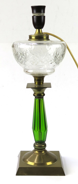 Bordsfotogenlampa, klar- respektive grön glasmassa med mässingsmontage, _13196a_8d97dafde214dfa_lg.jpeg