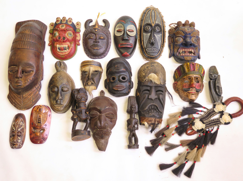 Stort parti masker, skulpturer mm, Afrika och Asien, _13438a_8d97eaed4c3b068_lg.jpeg