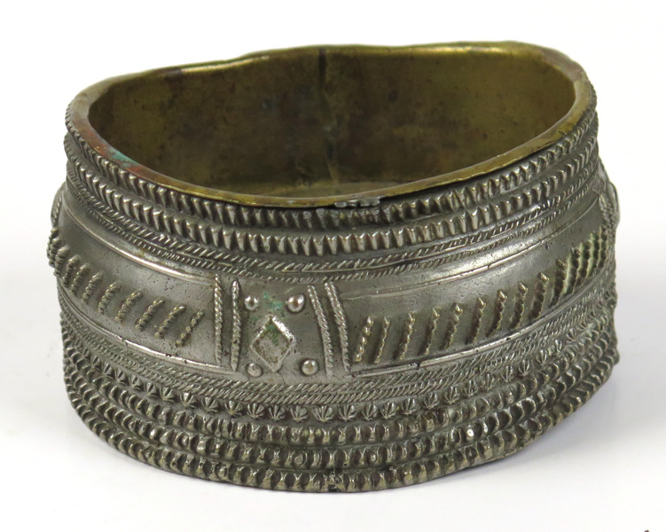 Dryckeskärl/rökelsekar(?), metall, möjligen så kallad Kapala, Tibet, 1900-tal, _13972a_lg.jpeg