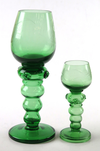 Glasservis, 17 delar, grön glasmassa, _14063a_8d99968c088b157_lg.jpeg