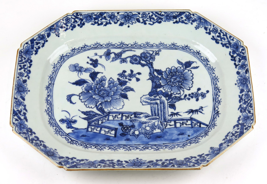 Stekfat, porslin, Kina Qianlong (1736-95), oktogonalt med avfasade hörn, _14072a_8d999ea07962e29_lg.jpeg