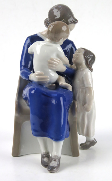 Ahlmann, Michaela för B&G, figurin, porslin, En lycklig familj, _14097a_lg.jpeg