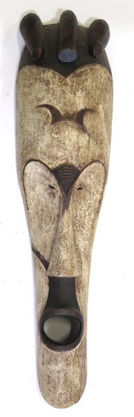 Kolossalmask, skuret och bemålat trä, möjligen Punu, Gabon, _14207a_lg.jpeg