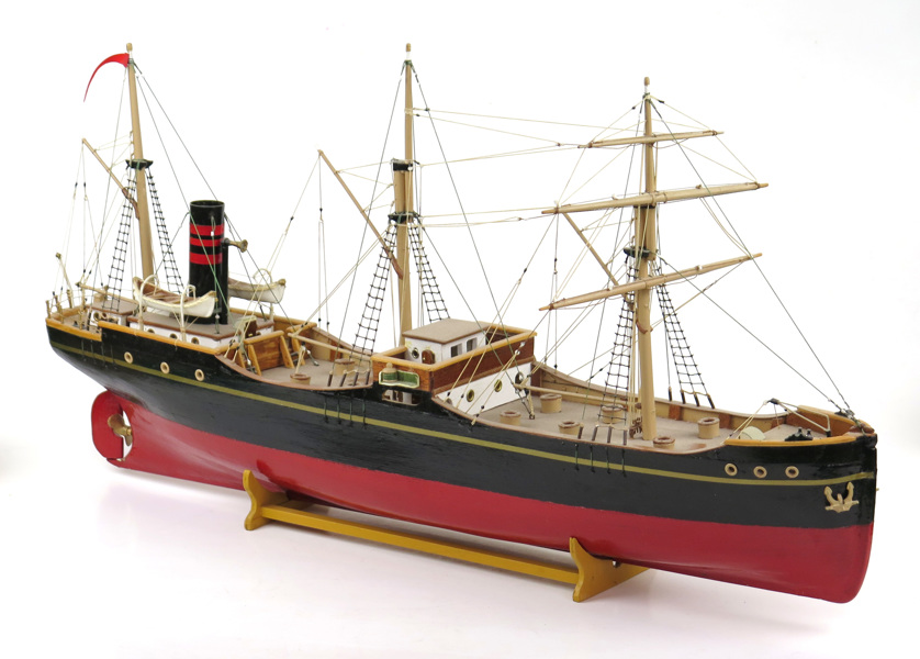 Fartygsmodell, bemålat trä med plastdetaljer, SS Glückauf,_14370a_lg.jpeg