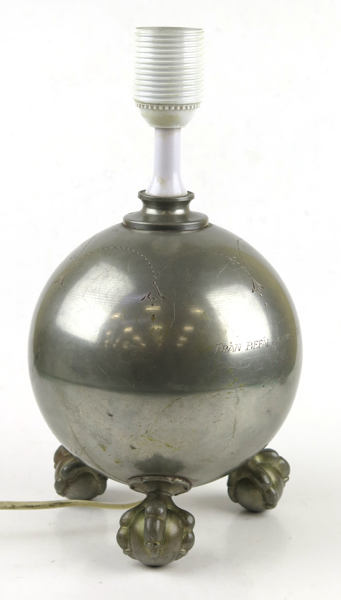 Okänd designer, 1920-30-tal, bordslampa, tenn, _15268a_8d9ba307e2645e7_lg.jpeg