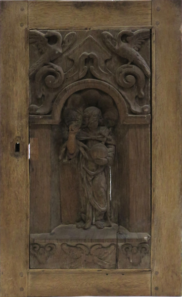 Relief/skulptur, skuren ek, renässans/barock, 15-1600-tal, Kristus Pantokrator omgiven av örnar, broskornamentik mm_15631a_8d9bfc03270f923_lg.jpeg