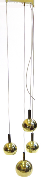 Okänd designer, 1950-60-tal, taklampa, plast med 3 + 1 mässingsklot, _15886a_lg.jpeg