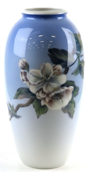 Okänd designer för Royal Copenhagen, vas, porslin, "Äppelblom", _16058a_lg.jpeg