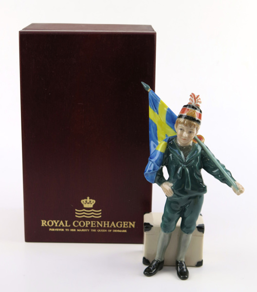 Larsson, Carl för Royal Copenhagen, efter honom, figurin, porslin, "Pontus med flagga", _16088a_8d9dfef55481097_lg.jpeg