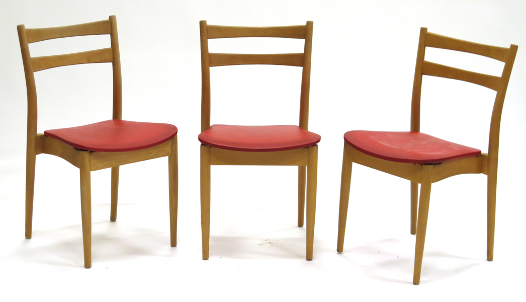Okänd designer, 1950-60-tal, stolar, 3 st, bok med röd skaiklädsel, _16838a_lg.jpeg