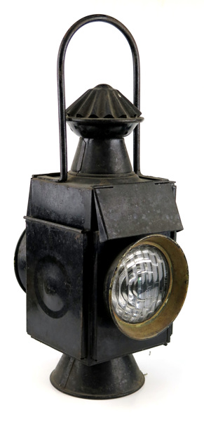 Signallykta/lanterna, svartlackerad plåt och glas, 1900-talets 1 hälft, _17082a_8d9f78eaaa276c0_lg.jpeg