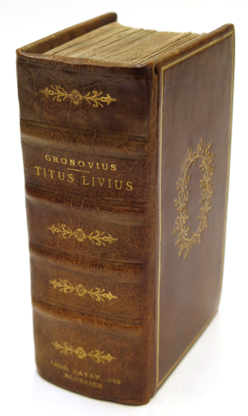 Bok, Gronovius, Johann Friedrich, "T Livii Patavini libros superstites notae", Ex officina Elzeviorum Leiden 1645, _1779a_8d845001a4c7d94_lg.jpeg