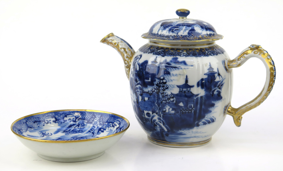 Thekanna samt skål, porslin, Kina, Qianlong (1736-95), blå underglasyrdekor, _17835a_8da0dabb78188ec_lg.jpeg