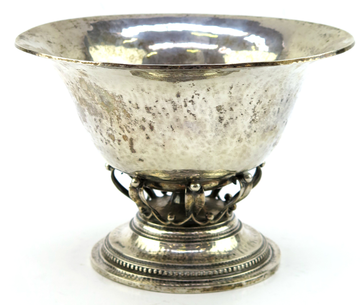 Skål, silver antagligen Danmark, så kallad skönvirke, omkring 1920, vikt 500 gram_18100a_8da1968bfe8c704_lg.jpeg