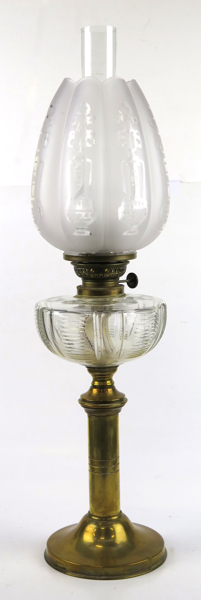 Bordsfotogenlampa, mässing och glas, 1900-talets början, _18562a_8da22f87ce40e6e_lg.jpeg
