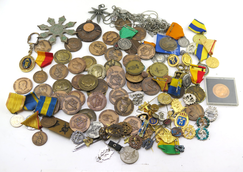 Parti medaljer, märken mm_19441a_8da3f1200c73197_lg.jpeg