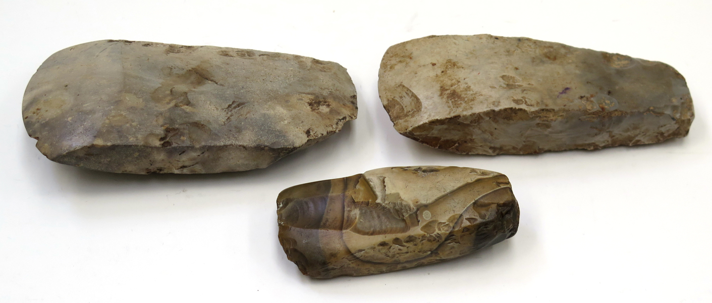 Stenyxor, 3 st, flinta, lösfynd från Danmark, yngre stenålder, 2000- 4000 före Kristus, _1987a_8d8491a32b469e5_lg.jpeg
