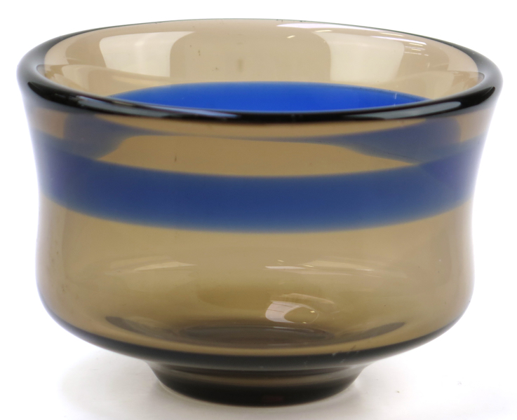 Jutrem, Arne Jon för Holmegaard, skål, gråtonat glas, invälsad, blå dekor, _20156a_lg.jpeg