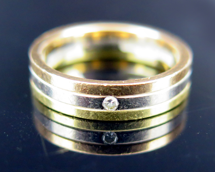 Ring, 18 karat guld en-trois-couleurs med åttkantslipad diamant, vikt 6 g, _20621a_8da6bcdb1837880_lg.jpeg