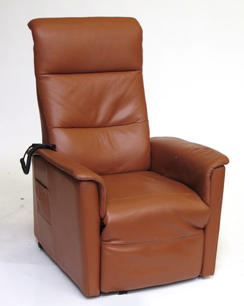 Fåtölj, så kallad el-recliner, brunt läder, Hjort Knudsen, _20843a_8da6f16f26fdd48_lg.jpeg