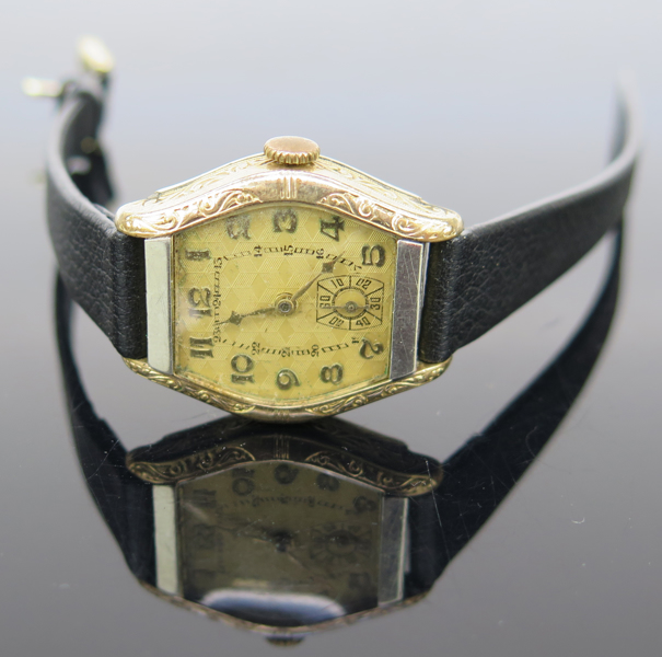 Armbandsur, förgyllt stål mee svart läderarmband, Tyskland, 1900-talets 1 hälft, _21491a_8da841b3d76b77a_lg.jpeg