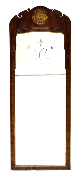 Spegel, valnöt, rokoko, 1700-talets mitt, delvis förgylld dekor av rocaille mm,  övre glas med slipad blomdekor, _21663a_8da851010a6c512_lg.jpeg
