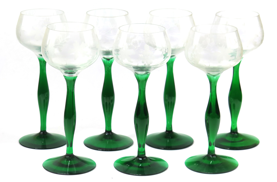 Vitvinsglas 7 st, klarglas på grön fot, slipad dekor, _22562a_8da9b16a869de70_lg.jpeg