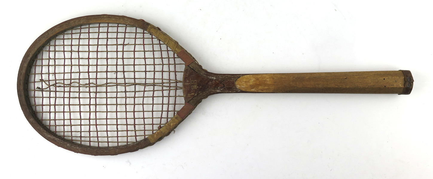 Racket, trä med natursenor, möjligen Battledore, 1800-tal, _22848a_lg.jpeg