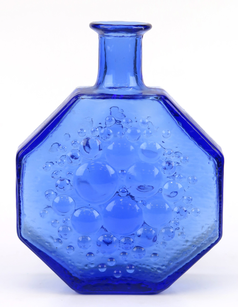 Still-McKinney, Nanny för Rihimäen Laasi OY, flaska, blå glasmassa, "Stella polaris", _23021a_8dab030bdd15d0a_lg.jpeg