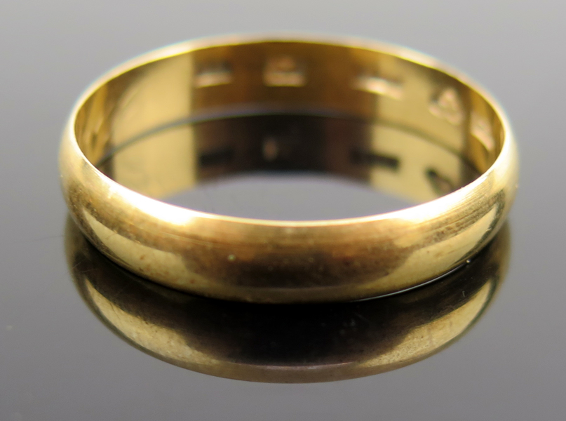 Ring, 18 karat rödguld, vikt 4,6 gram, _23159a_8dab1150d3d60fd_lg.jpeg
