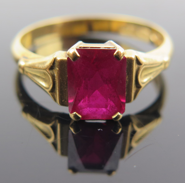 Ring, 18 karat rödguld med rubin(?), vikt 3,4 gram, _23170a_8dab11583373703_lg.jpeg