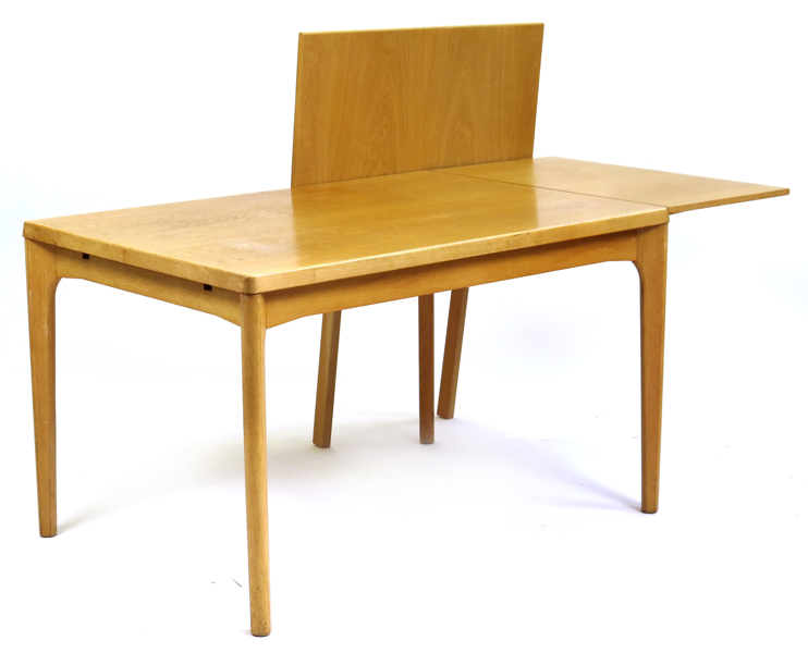 Henning Kjærnulf för Vejle Stole- & Møbelfabrik, matbord med 2 inre utdragsskivor, ek, _23347a_lg.jpeg