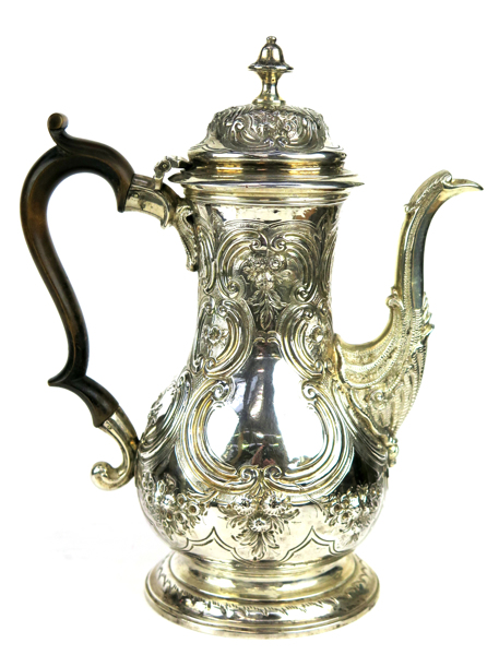 Kaffekanna, sterlingsilver med trähandtag, England, George II, 1700-talets 2 hälft, vikt 875 gram, _23706a_8dac4b21e56a003_lg.jpeg