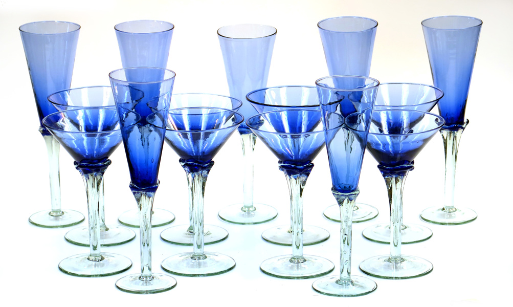 Martiniglas 8 st samt champagneglas, 7 st, munblåsta, _2493a_8d855673790a61c_lg.jpeg