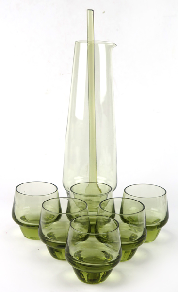 Okänd designer, saftservis, 7 delar, ljusgrön glasmassa; kanna, 6 glas samt sked, kanna h 27 cm_24955a_8dadd14cd6e15c8_lg.jpeg