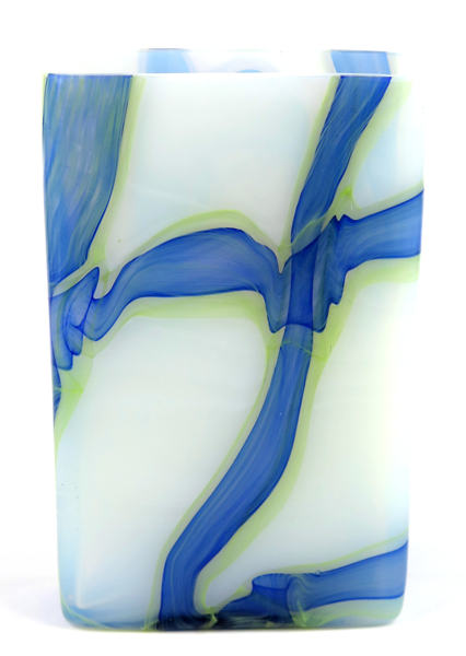 Backström, Monica för Boda, vas, opalin glasmassa, dekor av blå färgfält, signerad, h 16 cm_24957a_8dadd1513b0cf84_lg.jpeg