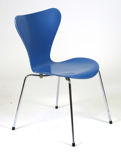 Jacobsen, Arne för Fritz Hansen, stol, blålackerat böjträ på stålben, modell FH 3107 'Sjuan',  design 1955, bruksslitage_25113a_8daddeb39463afe_lg.jpeg
