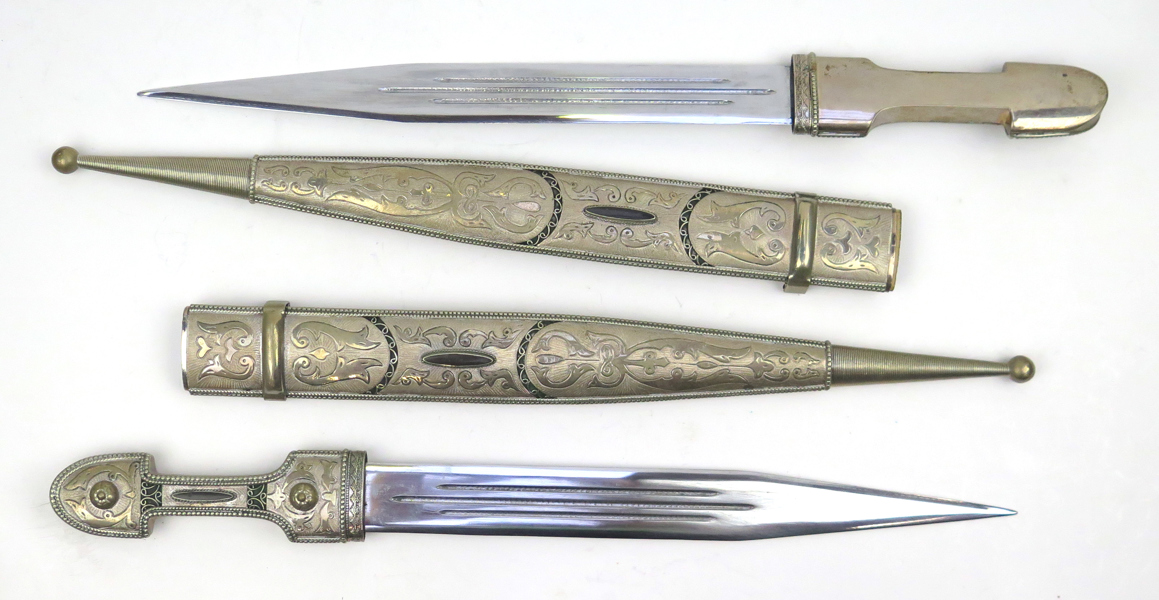 Kindjaler i balja, 1 par, förnicklad metall, Kaukasus, 1900-talets 2 hälft, l 50 cm_25253a_8daf2f5be3b4933_lg.jpeg
