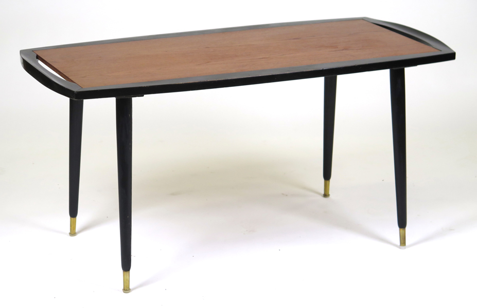 Okänd designer, 1950-60-tal, , soffbord, teak och svärtat trä, avslutande mässingsskoningar, l 111 cm_25689a_8daff82adc52af0_lg.jpeg