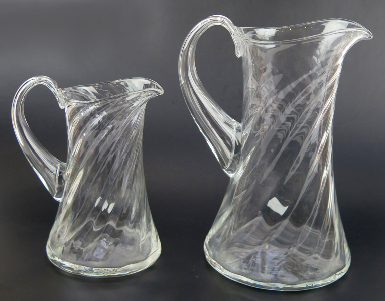 Cyrén, Gunnar för Orrefors, kannor, 2 st, glas, Helena, design 1976, höjd 15 - 20 cm_25727a_8daffa25eb74be3_lg.jpeg