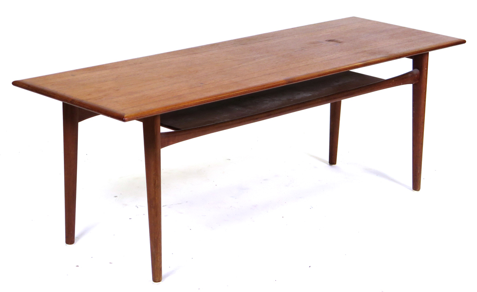 Okänd dansk designer, 1950-60-tal, soffbord, teak, undre tidskriftshylla, l 149 cm, bruksslitage